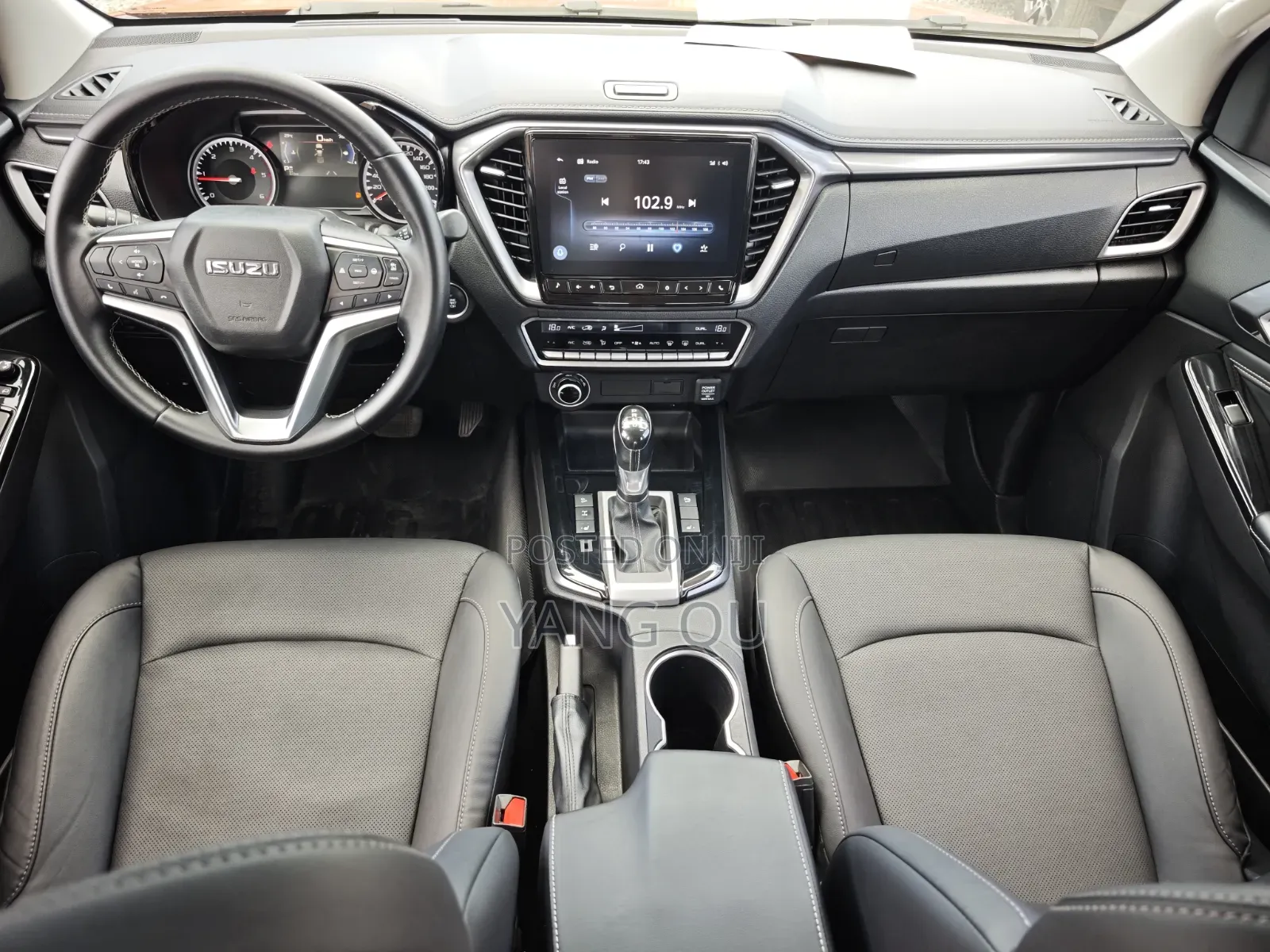 Isuzu D-MAX 2022 Orange