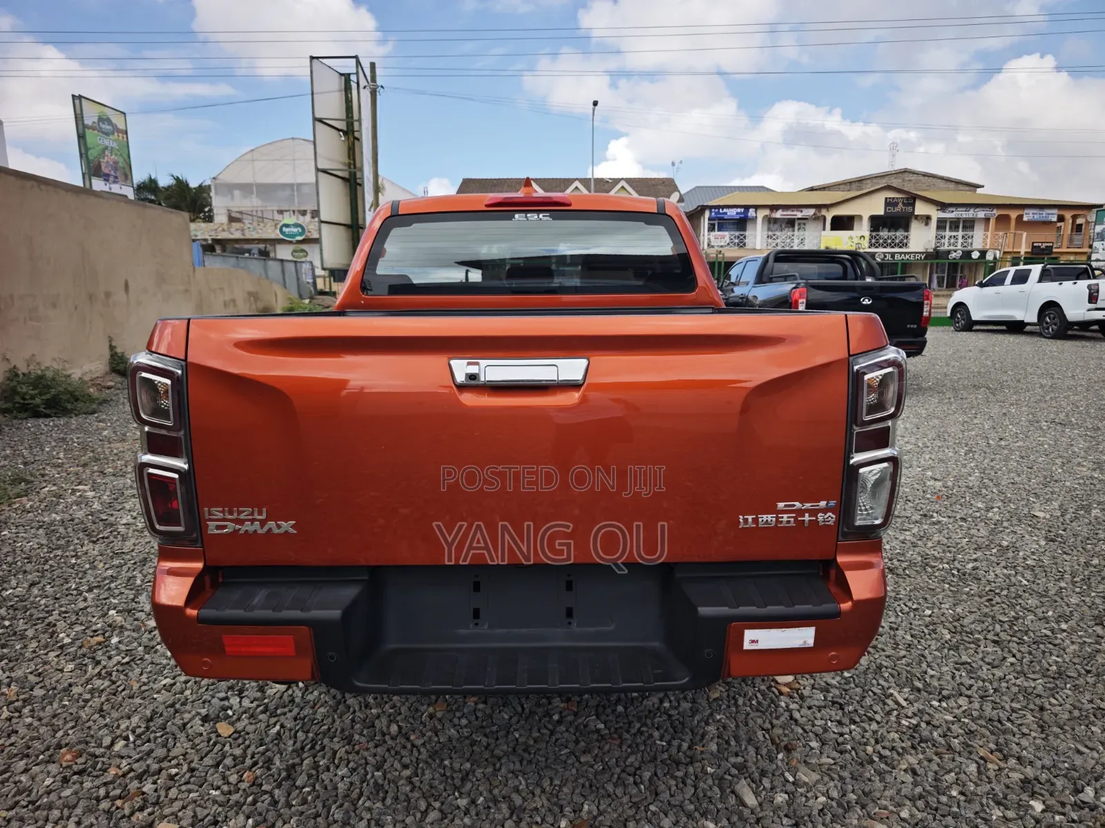 Isuzu D-MAX 2022 Orange