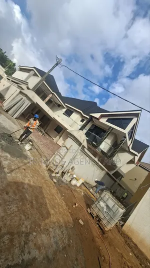 5bdrm House in Trimude Agency And, Kumasi Metropolitan for sale