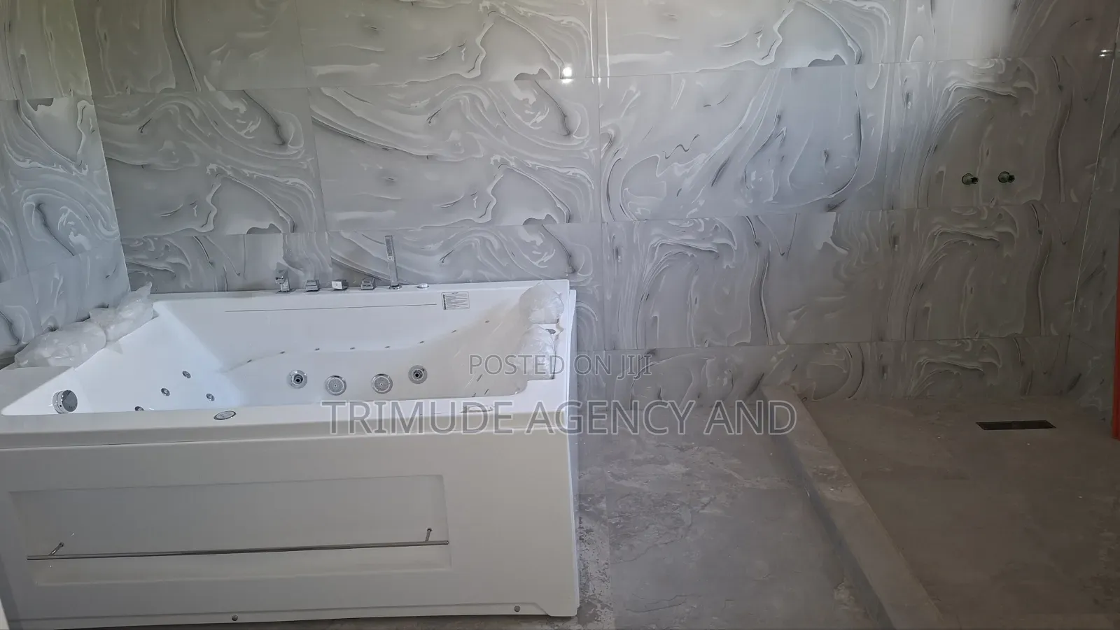 5bdrm House in Trimude Agency And, Kumasi Metropolitan for sale