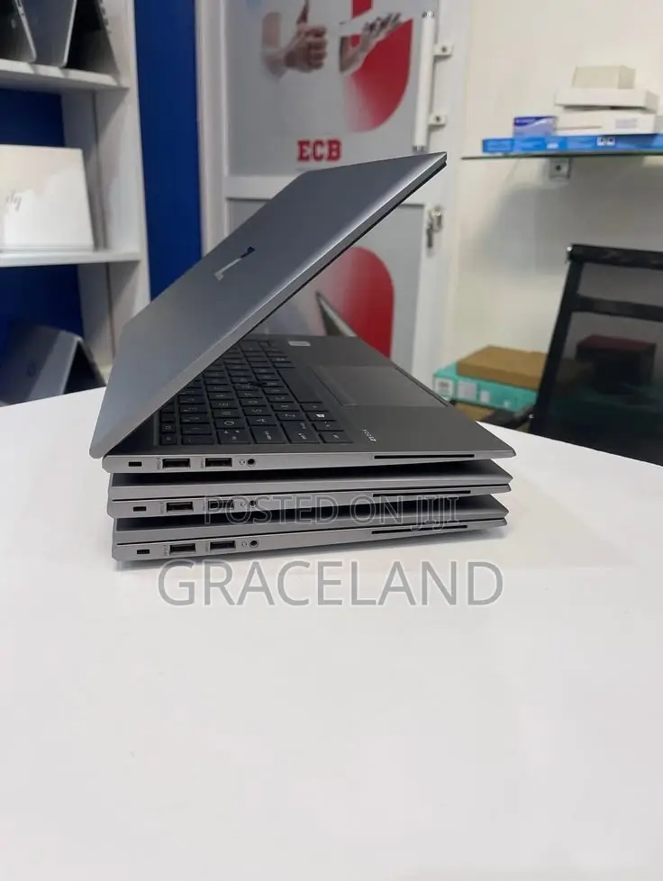 Laptop HP ZBook Firefly 14 G7 32GB Intel Core i7 SSD 512GB