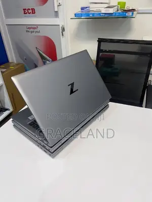 Laptop HP ZBook Firefly 14 G7 32GB Intel Core i7 SSD 512GB