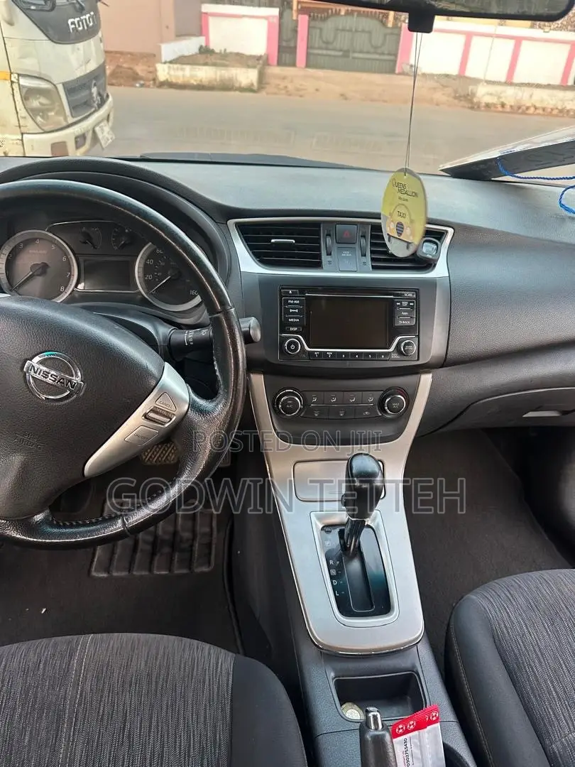 Nissan Sentra SV 4dr Sedan (1.8L 4cyl CVT) 2015 Black