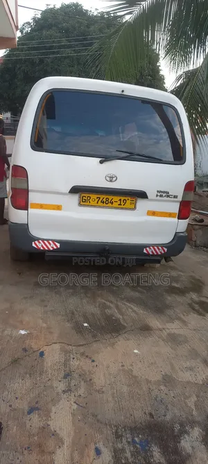 Toyota HiAce 2007 White