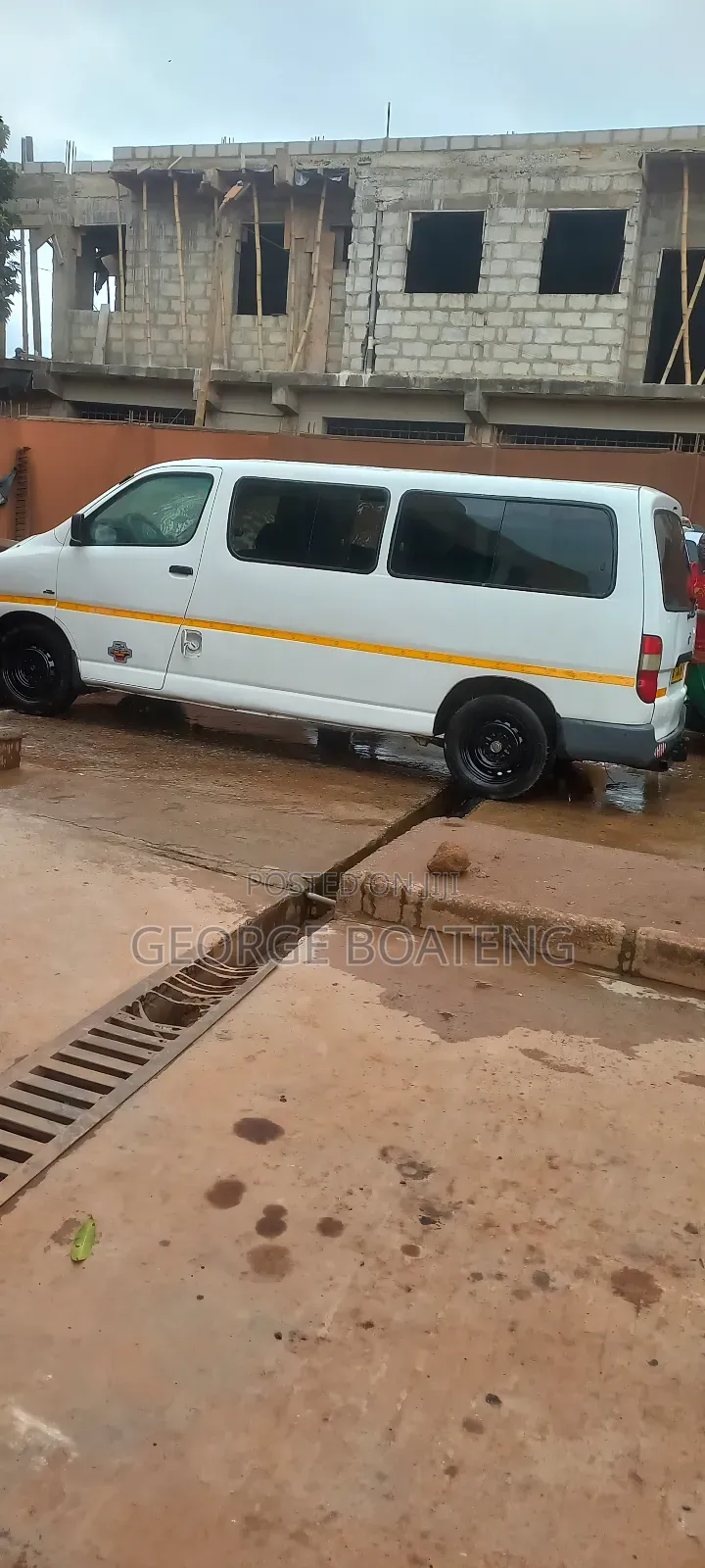 Toyota HiAce 2007 White