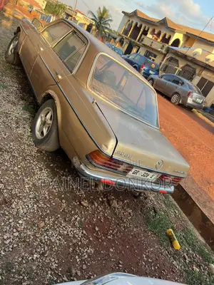 Mercedes-Benz 300D 1985 Gold