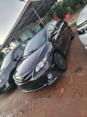 Toyota Corolla LE 4dr Sedan (1.8L 4cyl 4A) 2013 Black