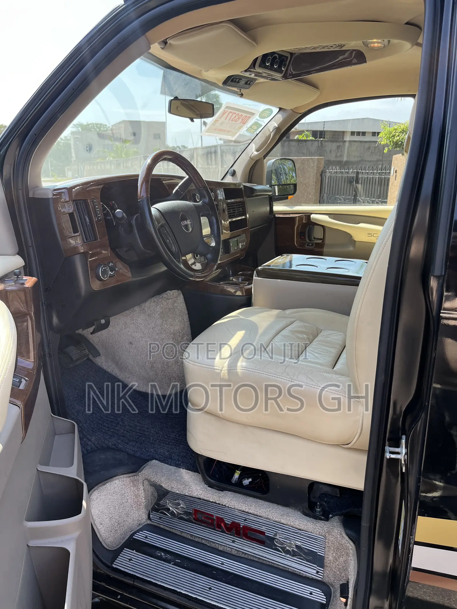 GMC Savana 3500 2012 Black