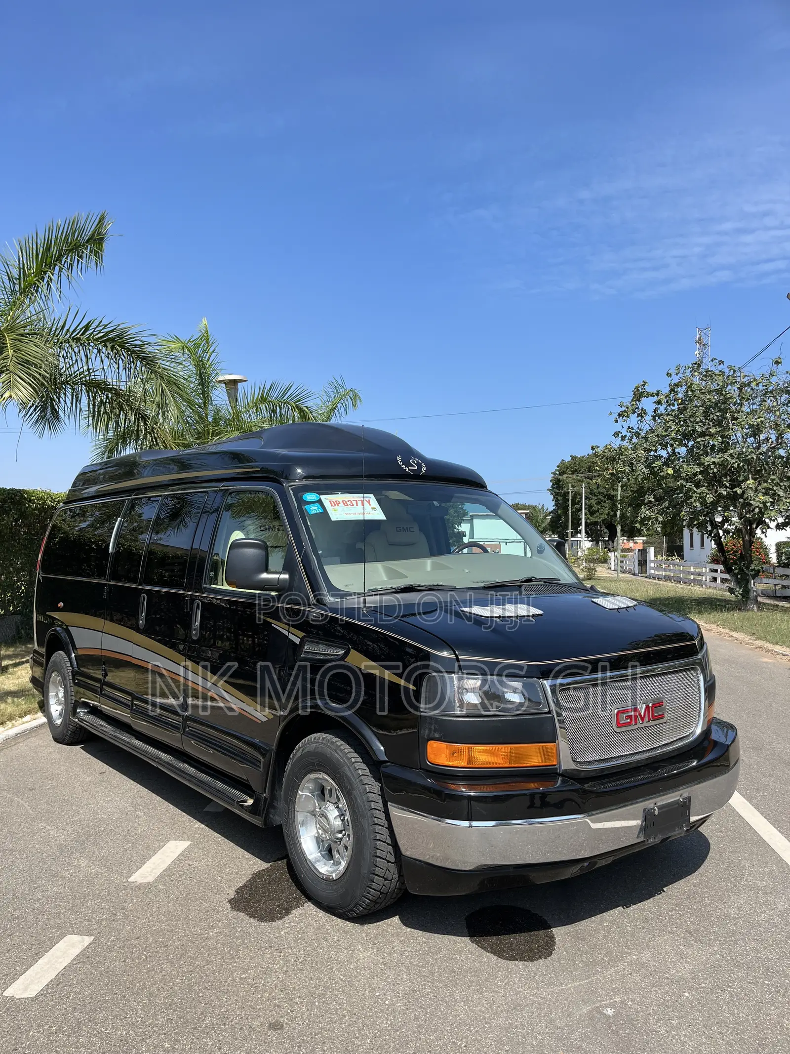 GMC Savana 3500 2012 Black