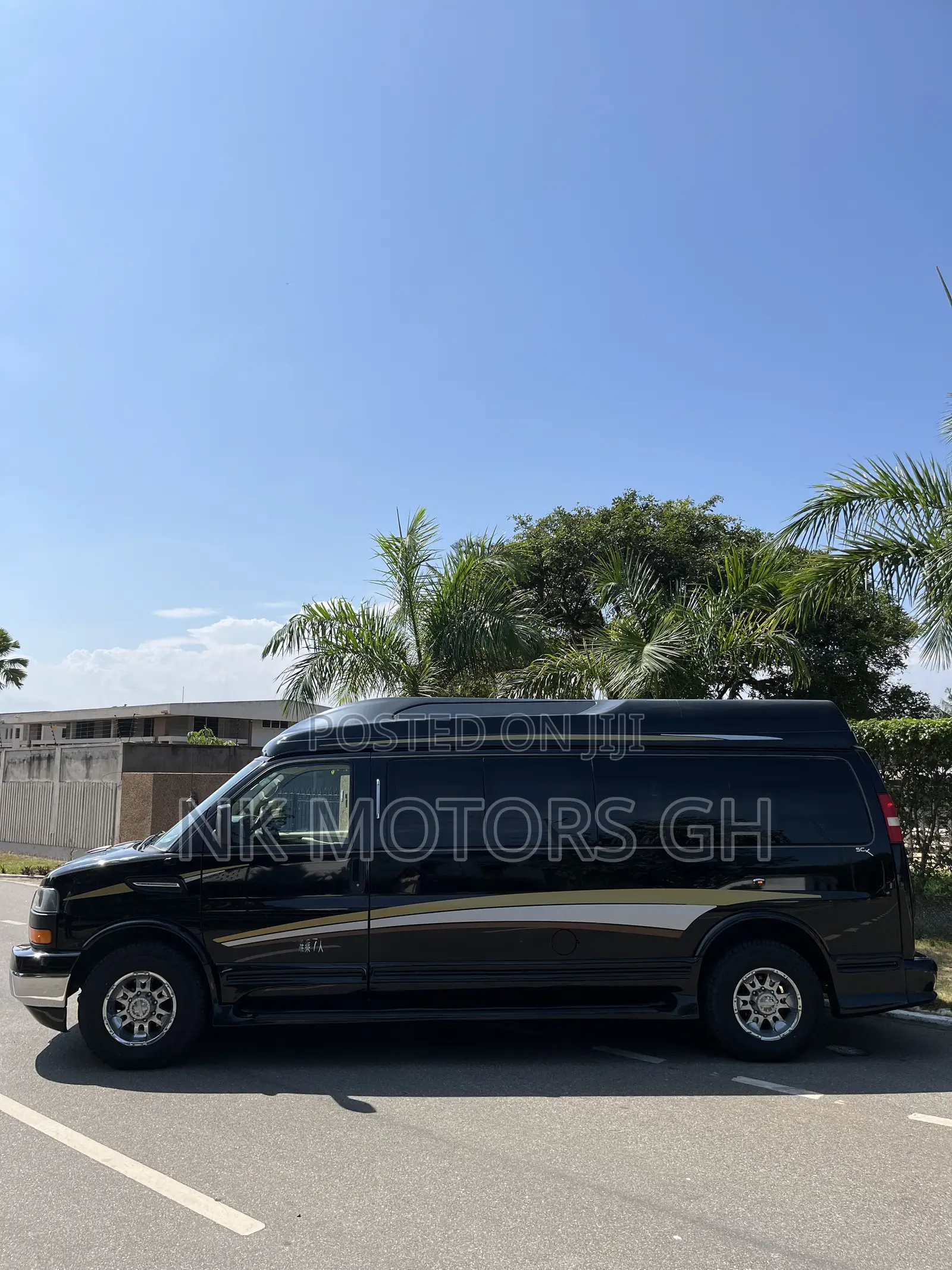 GMC Savana 3500 2012 Black