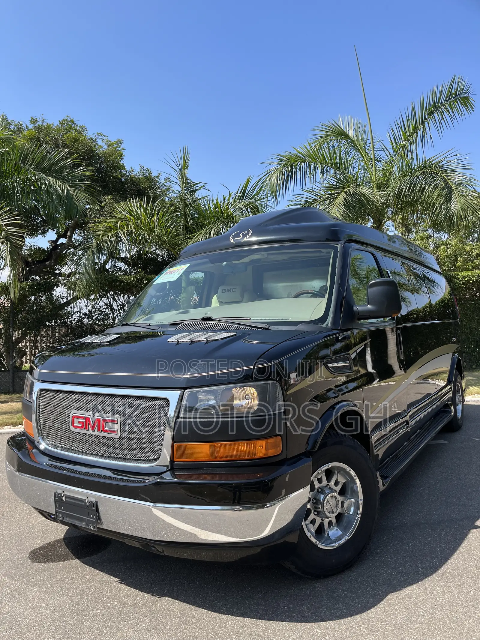 GMC Savana 3500 2012 Black