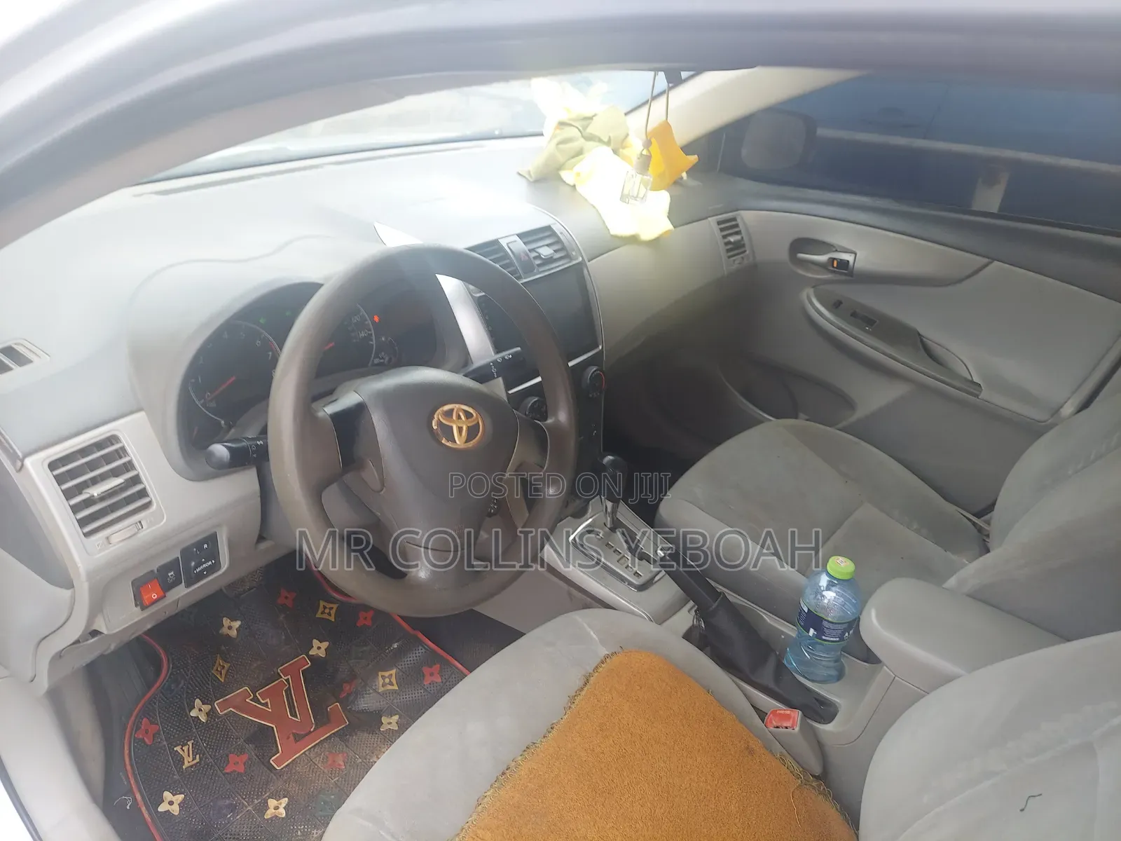 Toyota Corolla 2010 Silver
