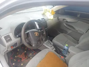 Toyota Corolla 2010 Silver