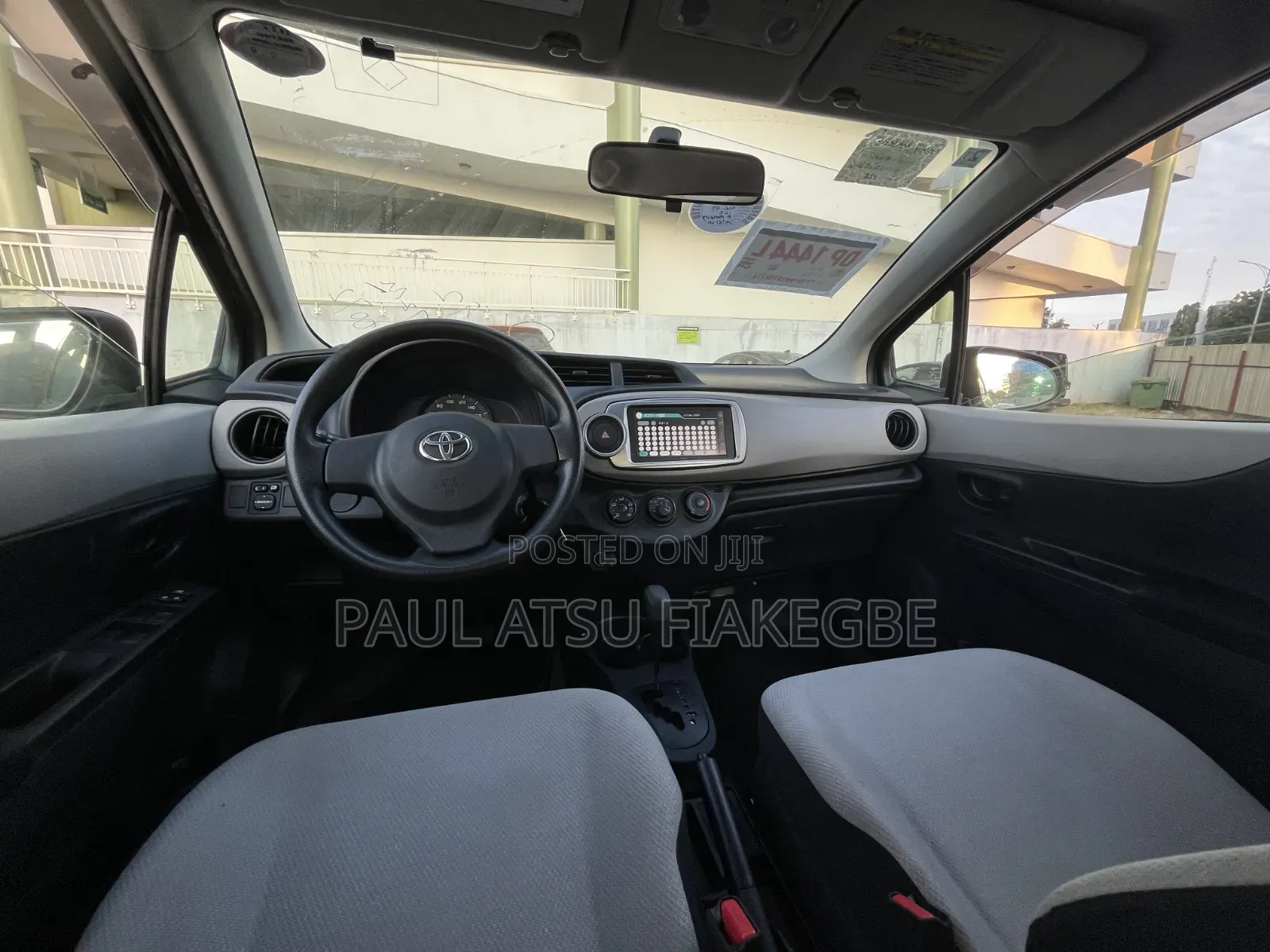 Toyota Vitz 1.3 FWD 5dr 2012 Black