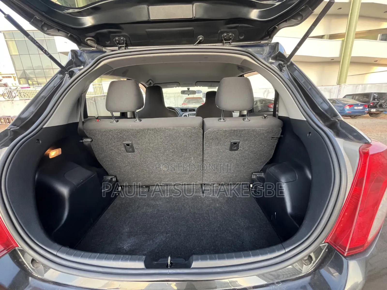Toyota Vitz 1.3 FWD 5dr 2012 Black