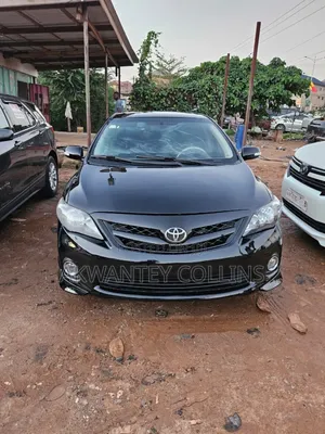Toyota Corolla 2012 Black