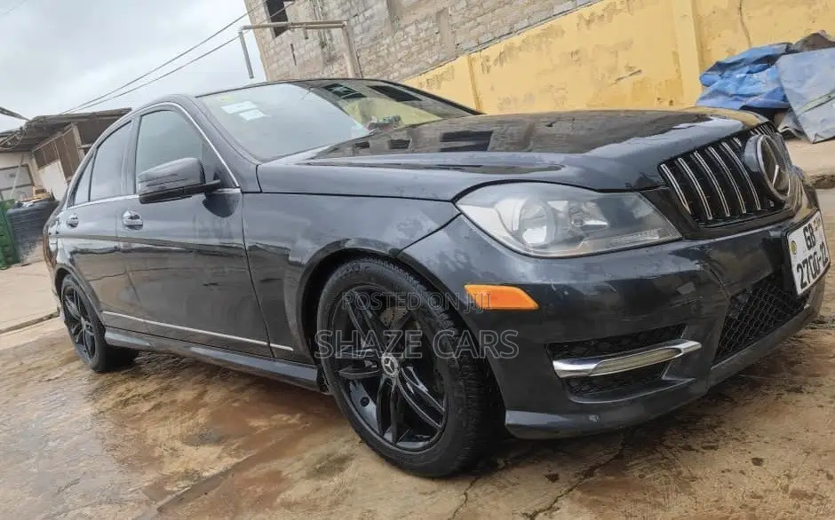 Mercedes-Benz C250 2014 Black