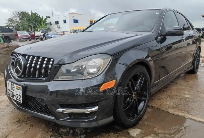 Mercedes-Benz C250 2014 Black