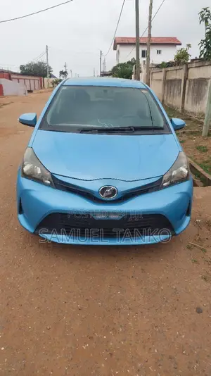 Toyota Vitz 2015 Blue