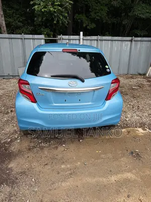 Toyota Vitz 2015 Blue