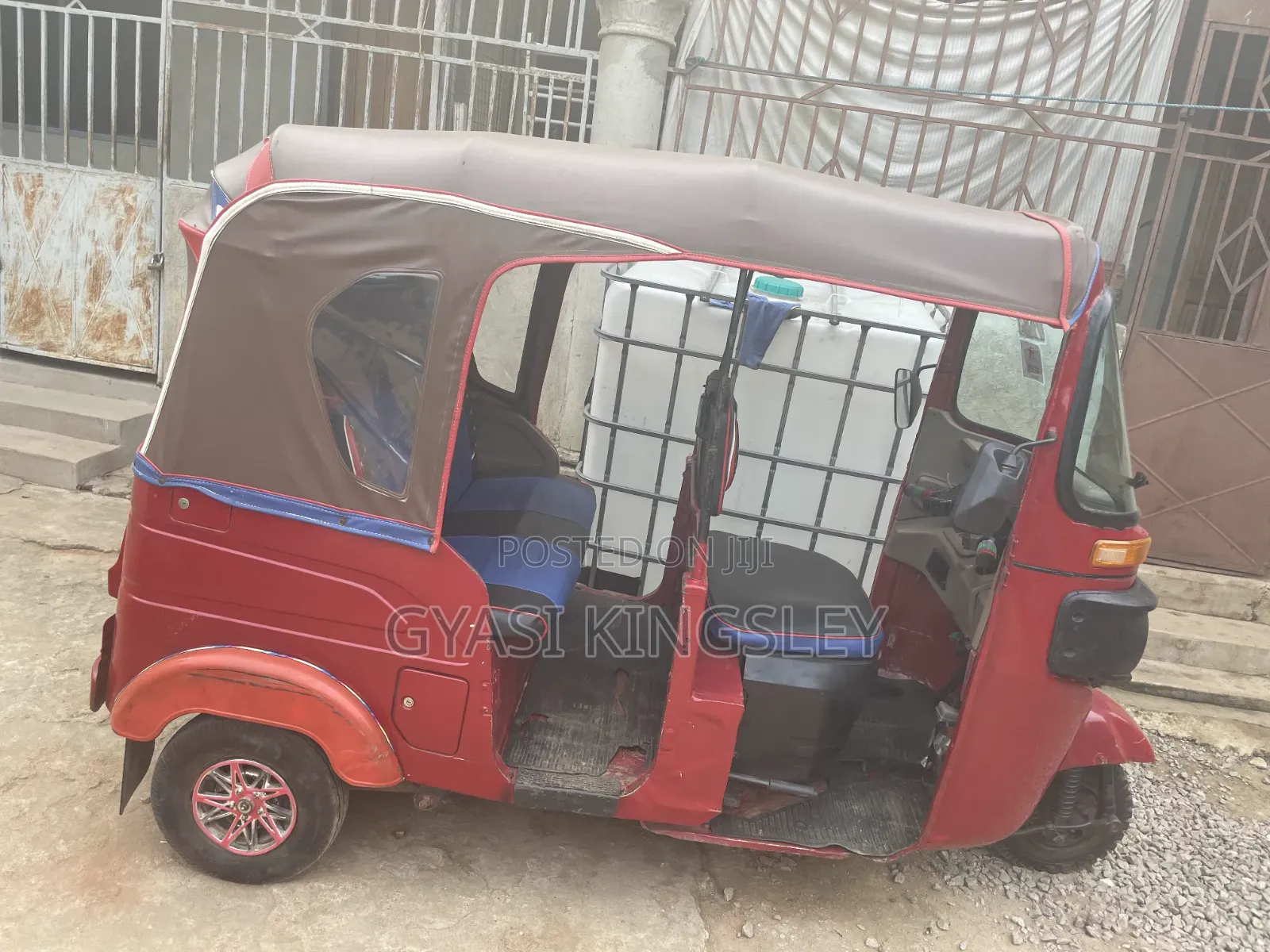 Bajaj RE 2022 Red