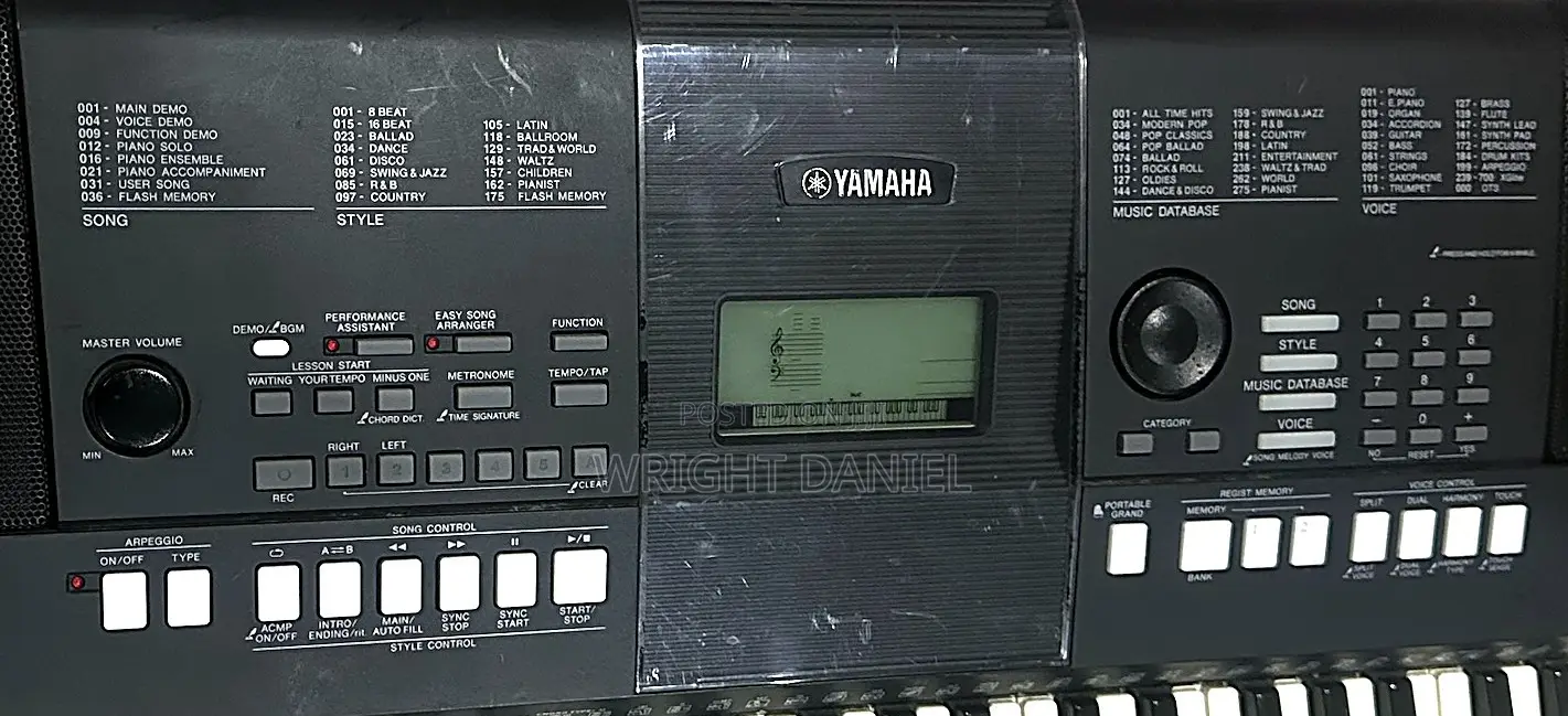 Yamaha PSR-E423 61 Keys Keyboard – UK Used, Clean