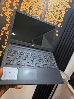 Laptop Dell Inspiron 15 8GB Intel Core i5 HDD+SSD 500GB