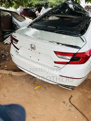 Honda Accord 2018, 2019, 2020, 2021 and 2022 Back/Rear Cutt