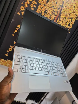 Laptop HP 15-dy1032wm 16GB Intel Core i7 SSD 256GB