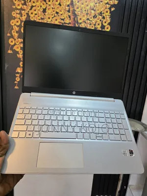 Laptop HP 15-dy1032wm 16GB Intel Core i7 SSD 256GB