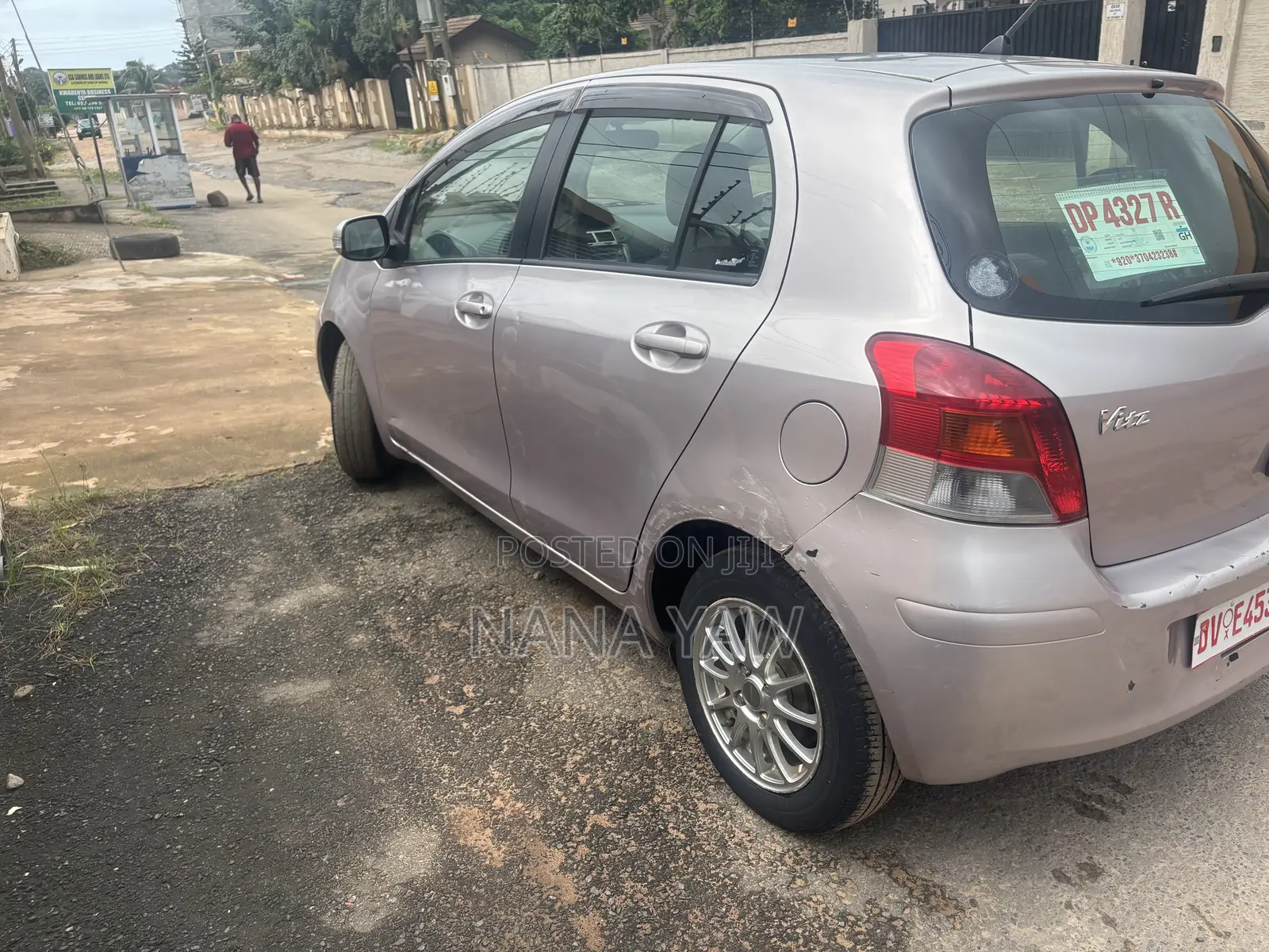Toyota Vitz 1.0 FWD 5dr 2010 Silver