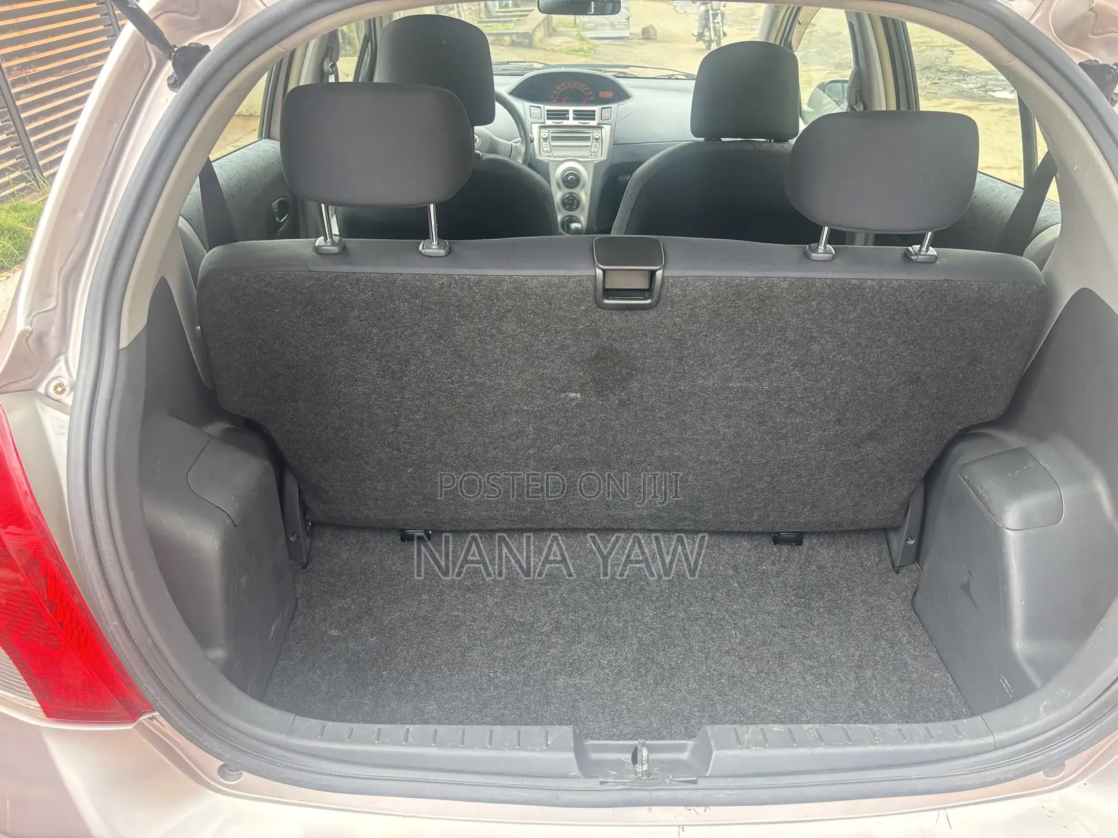 Toyota Vitz 1.0 FWD 5dr 2010 Silver