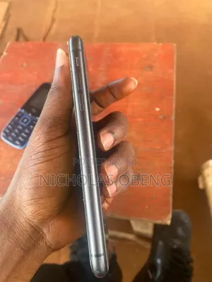 Apple iPhone 11 64 GB Black