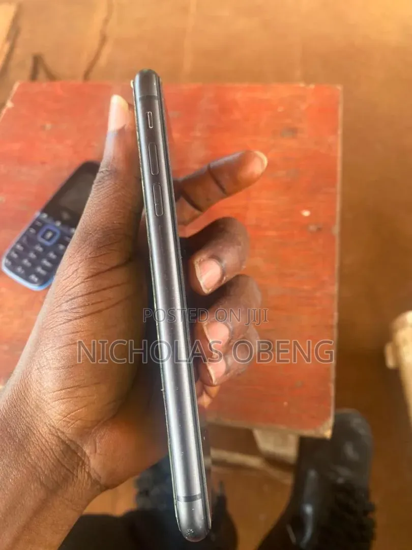 Apple iPhone 11 64 GB Black