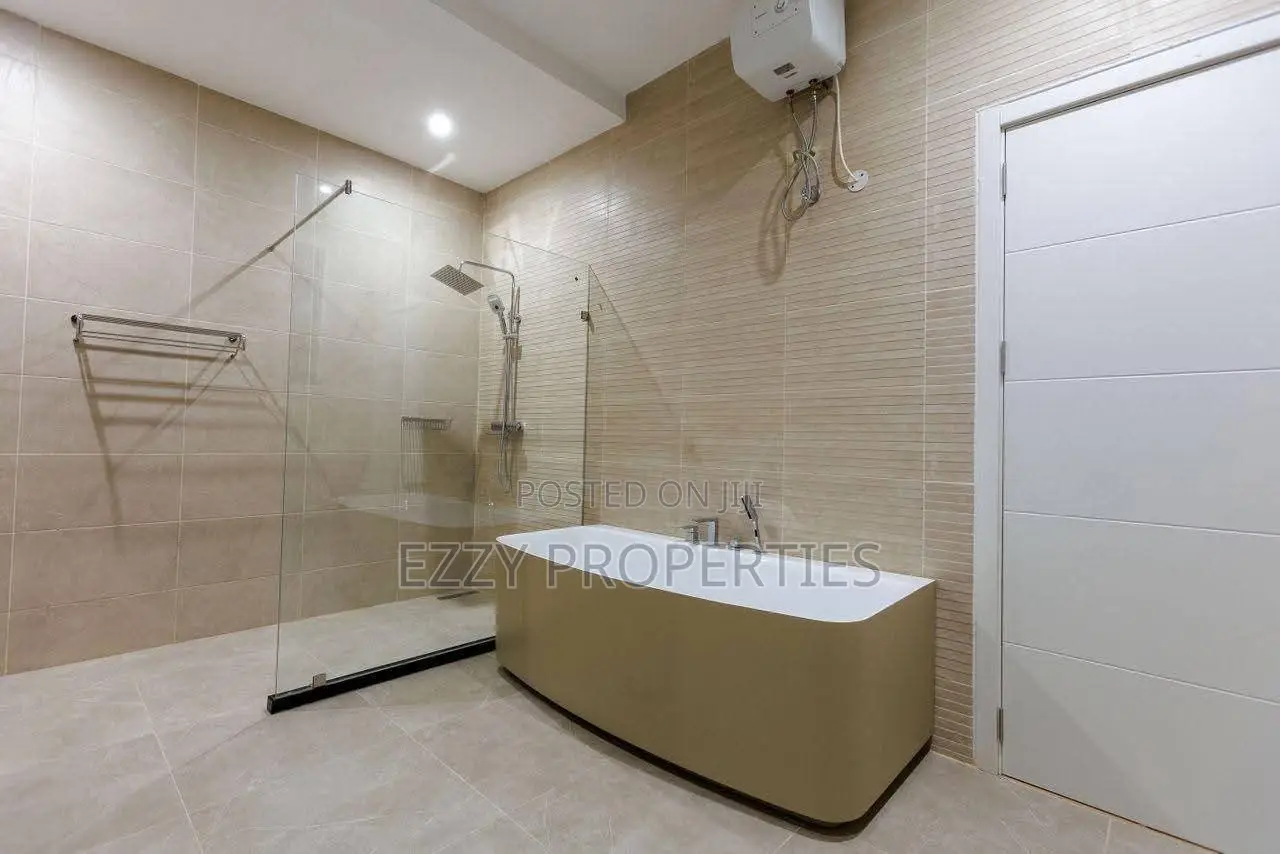4bdrm House in East Legon for sale
