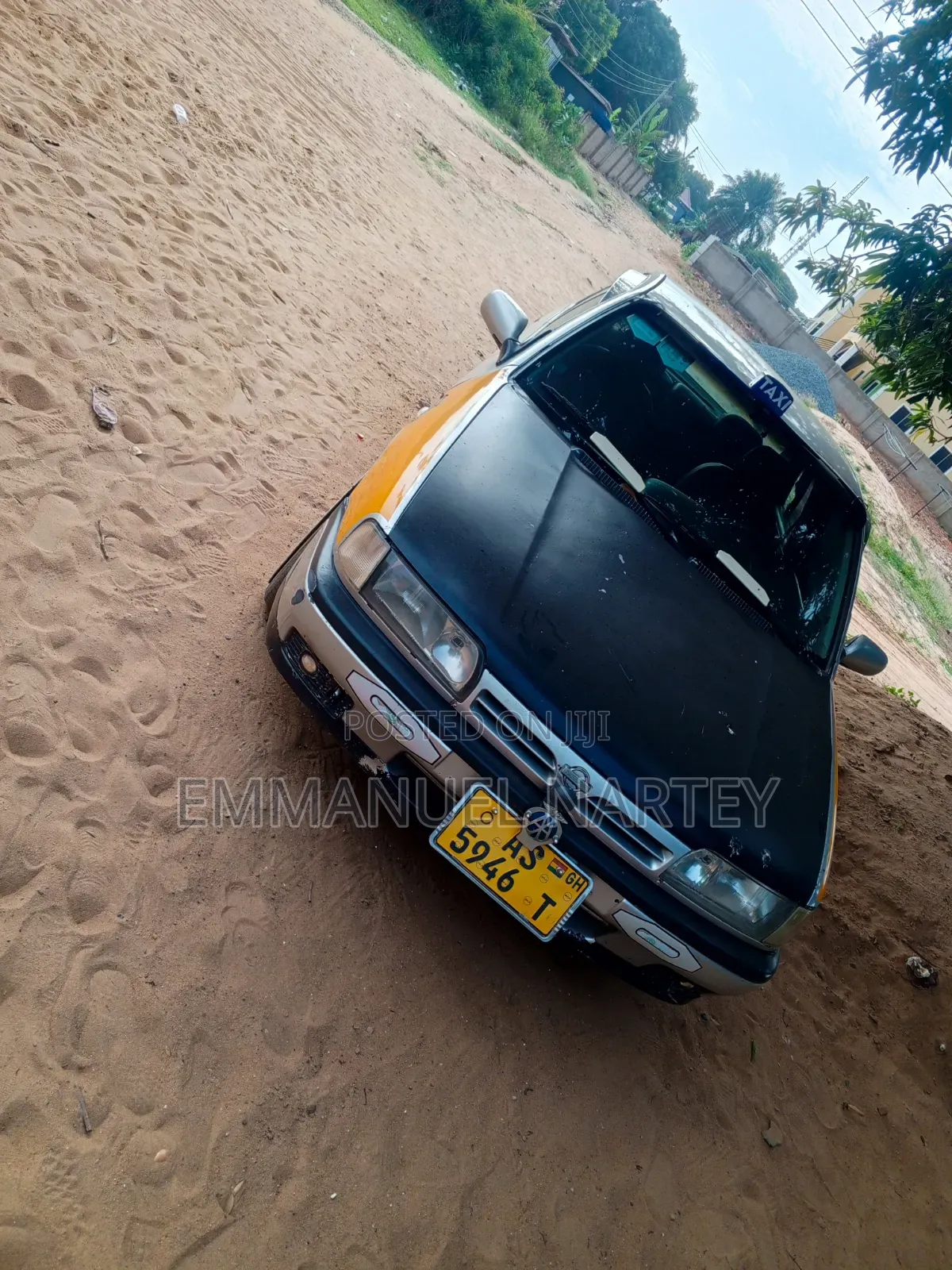 Nissan Almera Tino 2004 Yellow