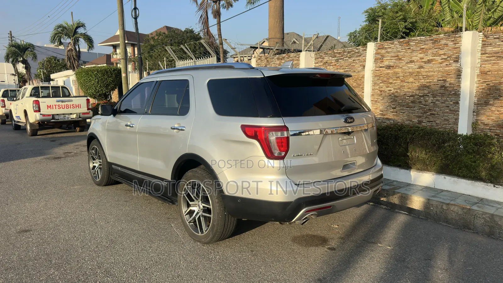 Ford Explorer Limited 4dr SUV (3.5L 6cyl 6A) 2016 Silver