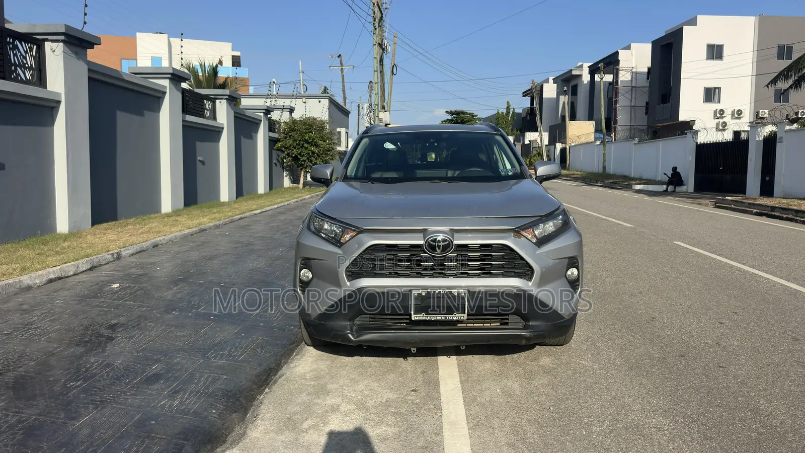 Toyota RAV4 XLE 2021 Silver
