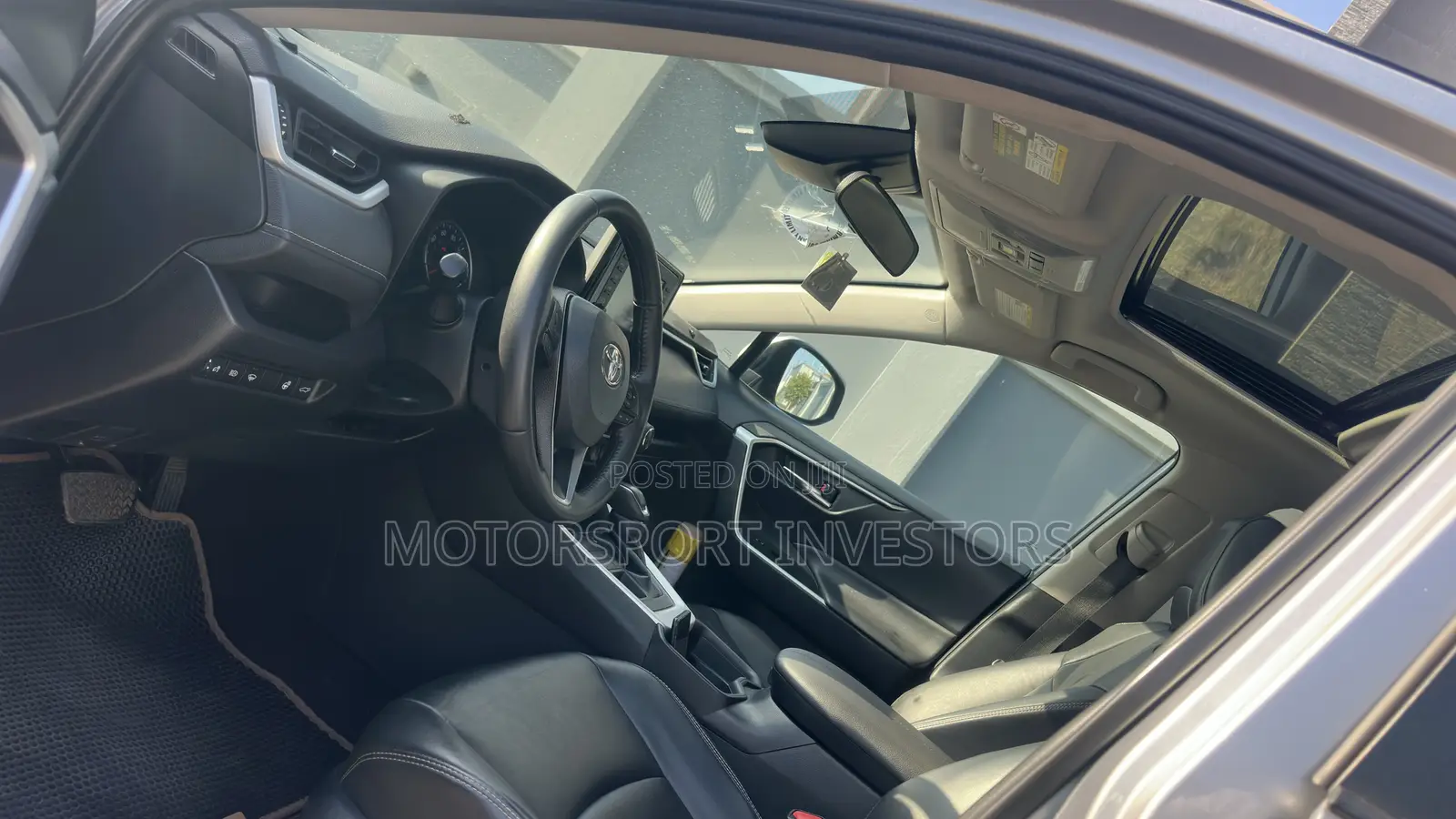 Toyota RAV4 XLE 2021 Silver