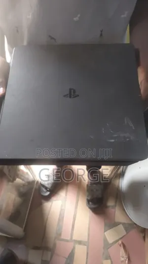 PS 4 Game Console
