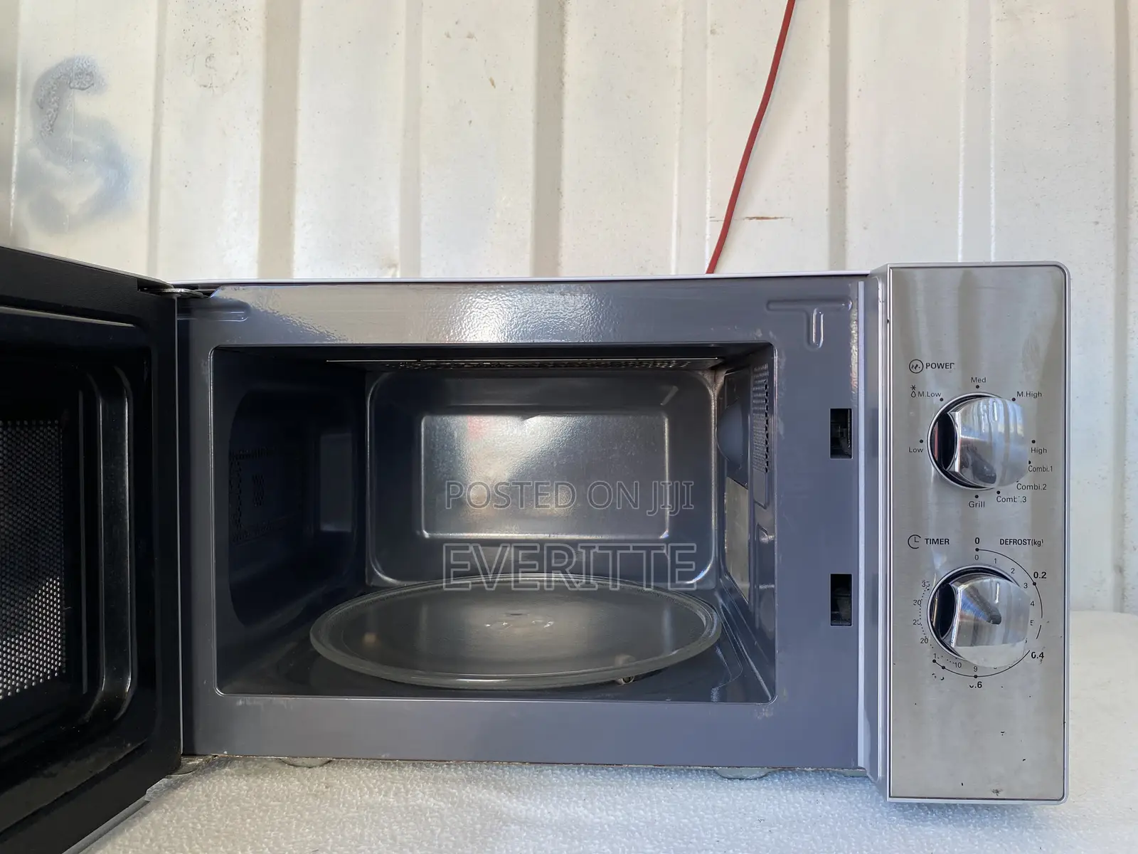 Akai 20L Grill Microwave – Premium Mirror Finish / Near New