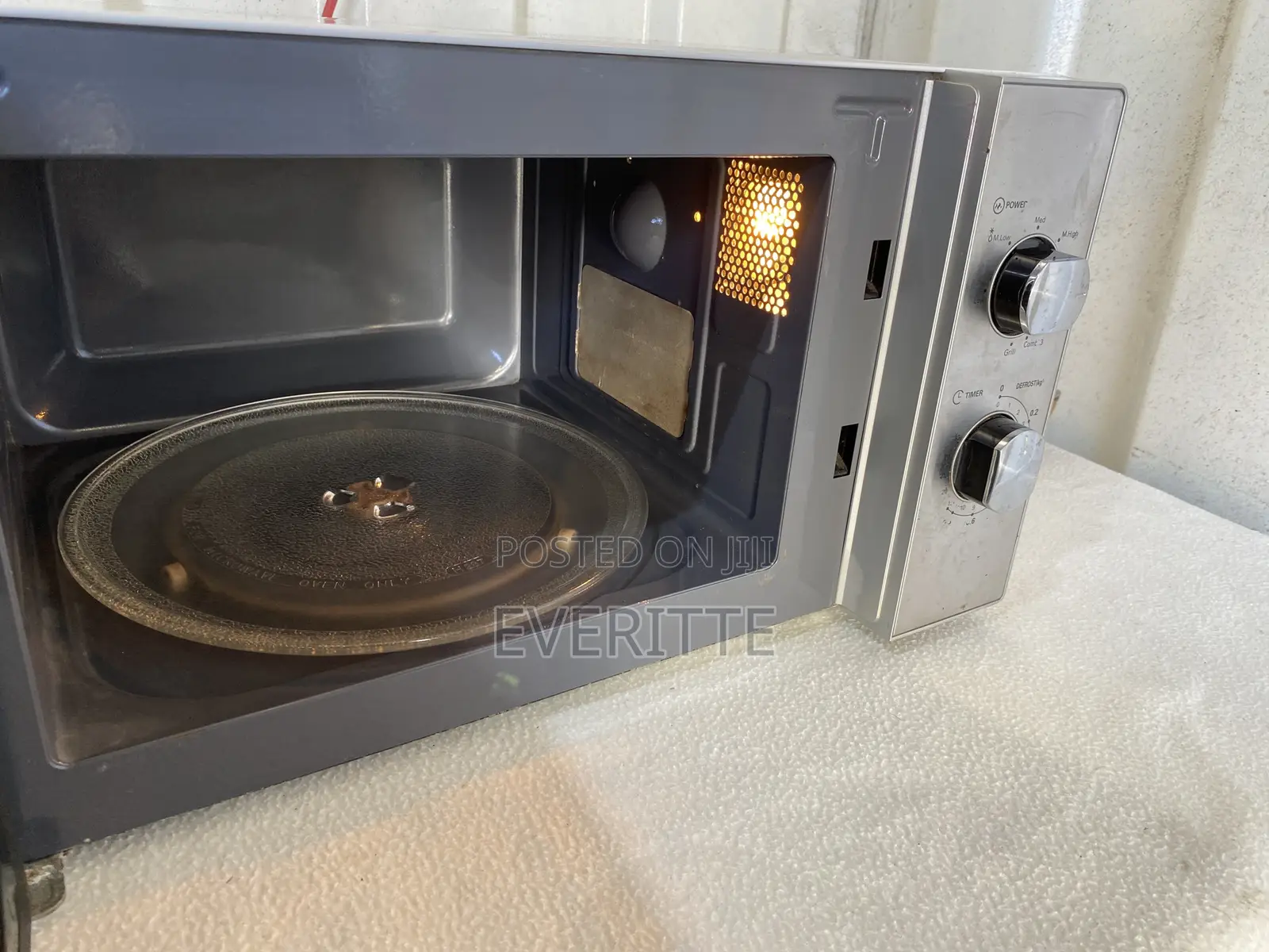 Akai 20L Grill Microwave – Premium Mirror Finish / Near New