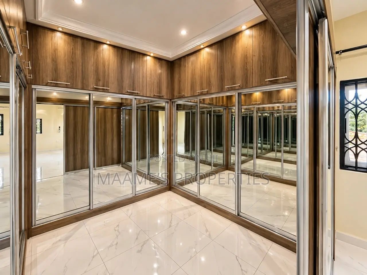 6bdrm Duplex in Oyarifa for rent