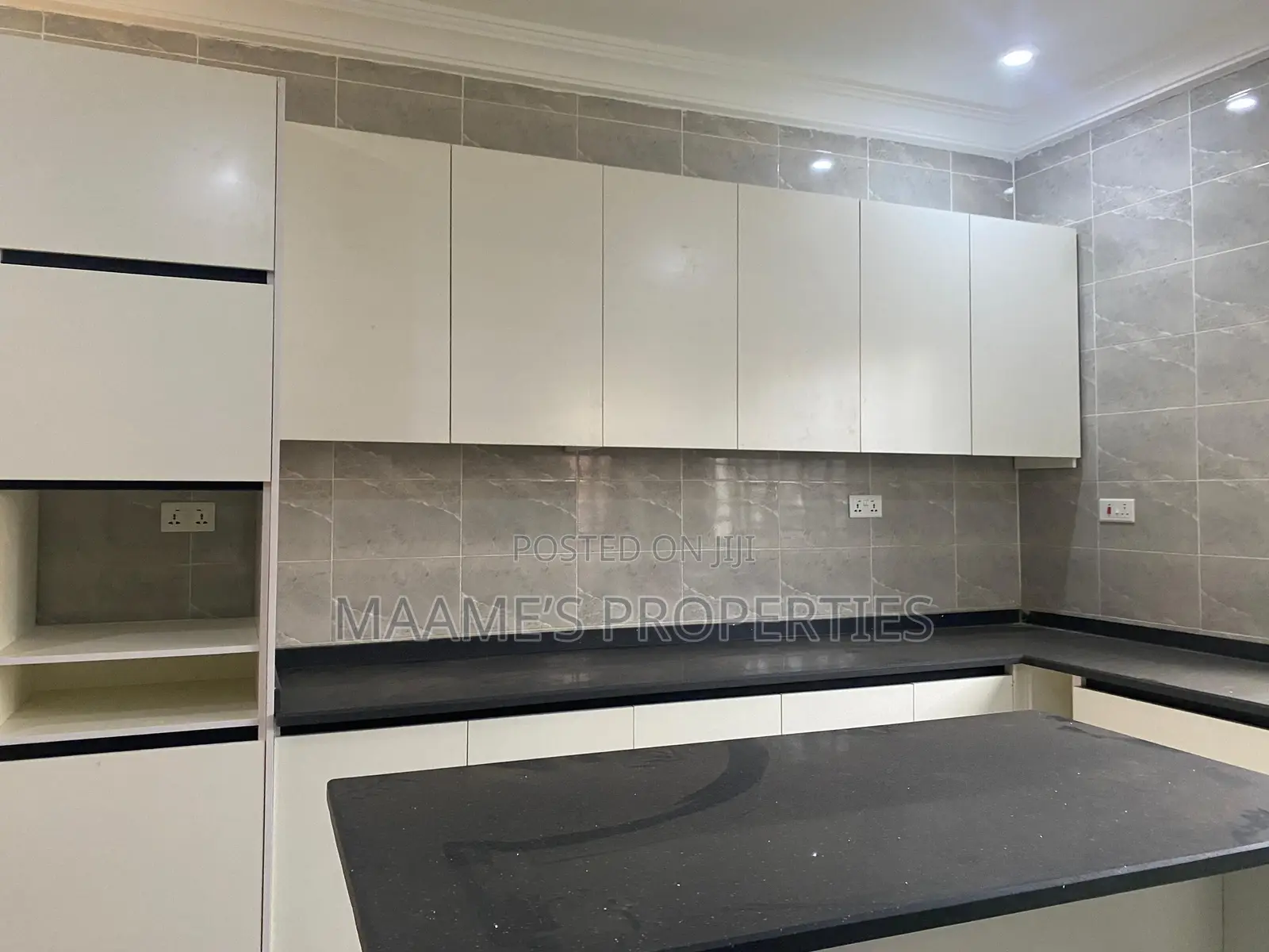 4bdrm Duplex in Adenta for rent