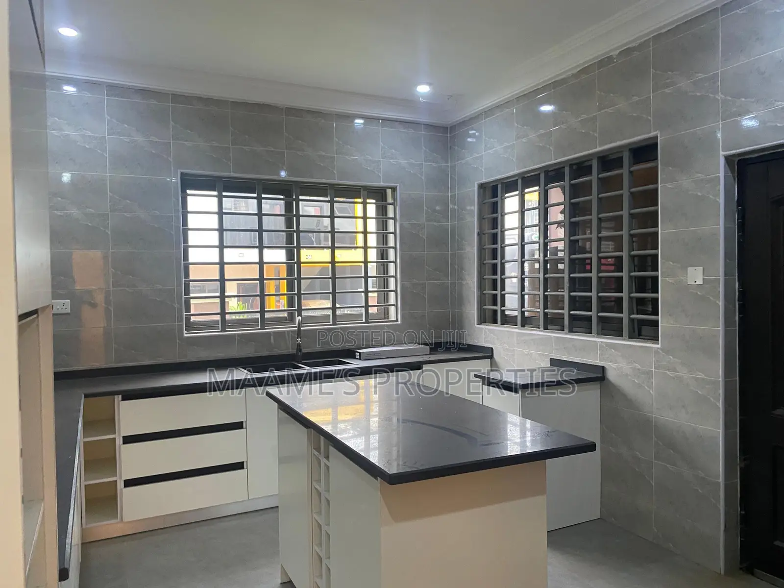 4bdrm Duplex in Adenta for rent