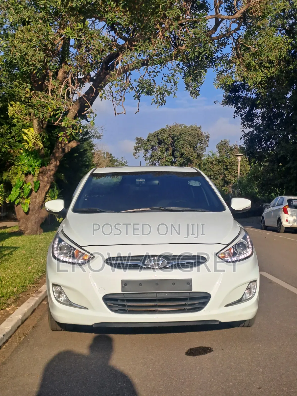 Hyundai Accent SE 4dr Hatchback (1.6L 4cyl 6A) 2014 White