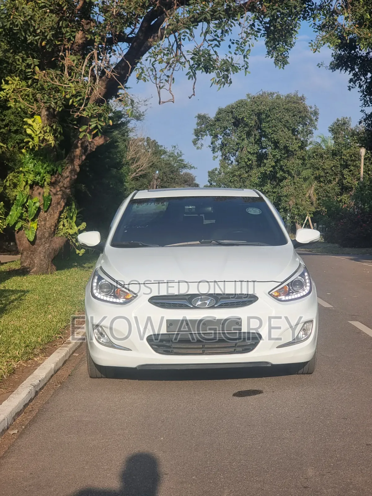 Hyundai Accent SE 4dr Hatchback (1.6L 4cyl 6A) 2014 White