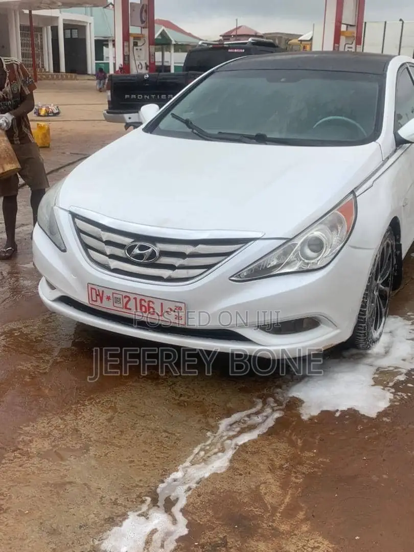 Hyundai Sonata 2012 White