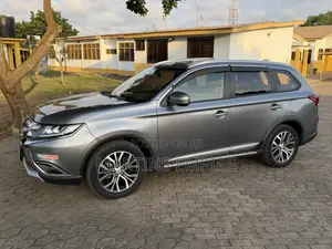 Mitsubishi Outlander SE FWD 2018 Gray