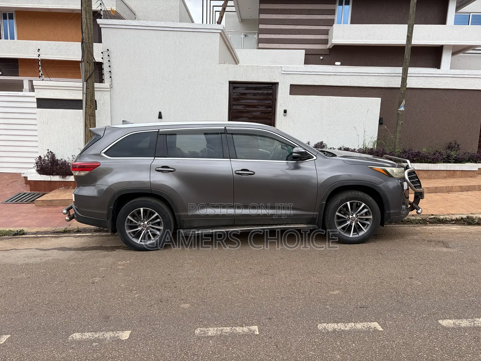 Toyota Highlander XLE 2019 Gray